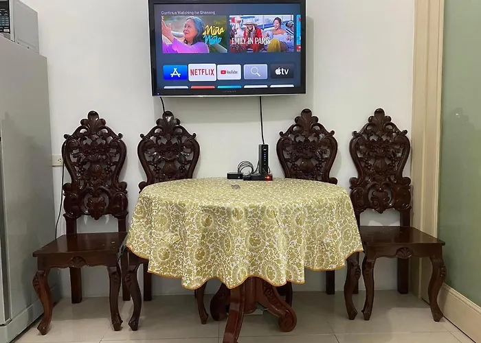 Miguel's Place W/ Balcony/netflix/wifi * Manila