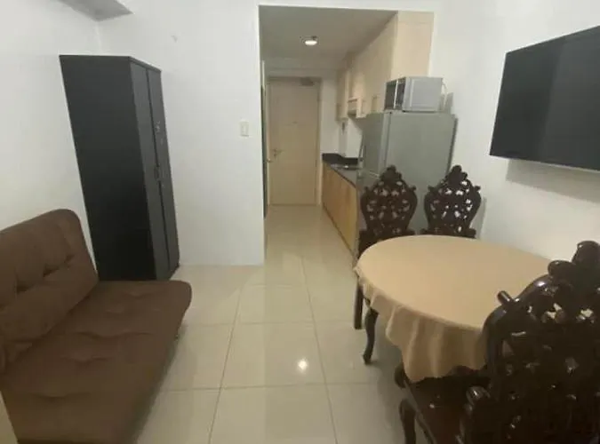 Miguel's Place W/ Balcony/netflix/wifi Apartahotel Manila
