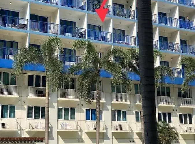 Miguel's Place W/ Balcony/netflix/wifi Apartahotel